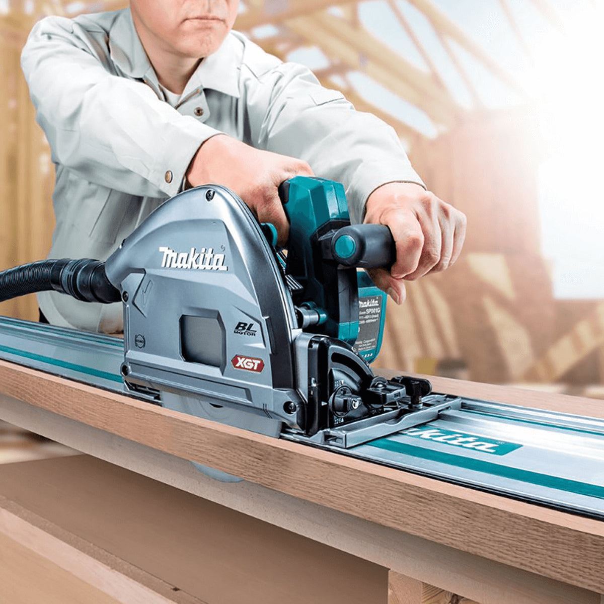 SP001GZ03KIT4 40V Brushless Plunge Saw with 2 x Guide Rail, Connector, Clamp Set & 1 x 4.0Ah Battery Charger